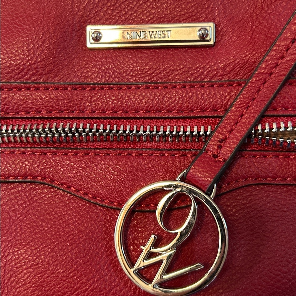 9 West red cross body purse - NWOT - Picture 2 of 6